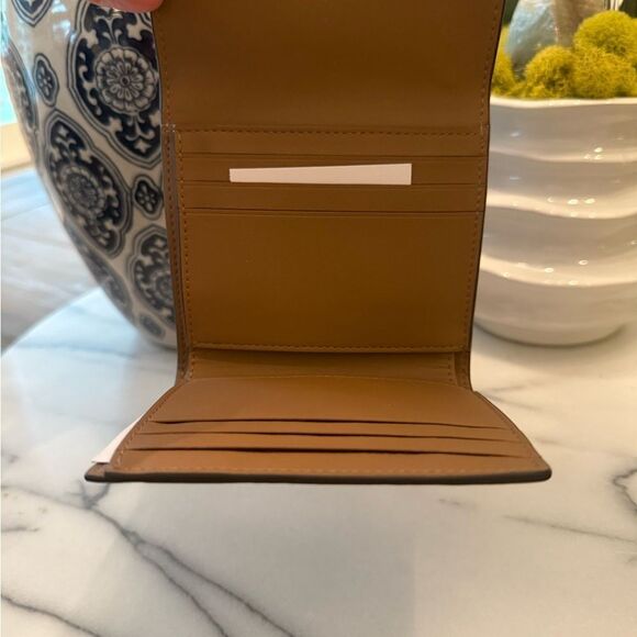 NWOT COACH Embossed Signature Leather Wyn Small Wallet - Picture 5 of 6